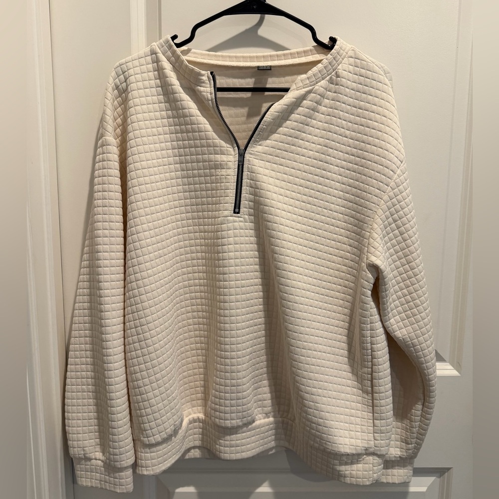 SHEIN Cream Quilted Sweatshirt